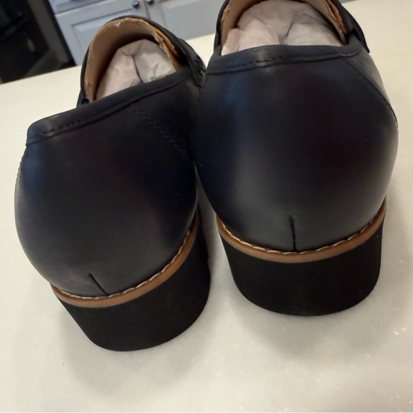 Vionic Women's Cheryl II Leather Loafers Navy Sz Chunky Lug Sole Sz 9.5 NIB - Picture 8 of 14